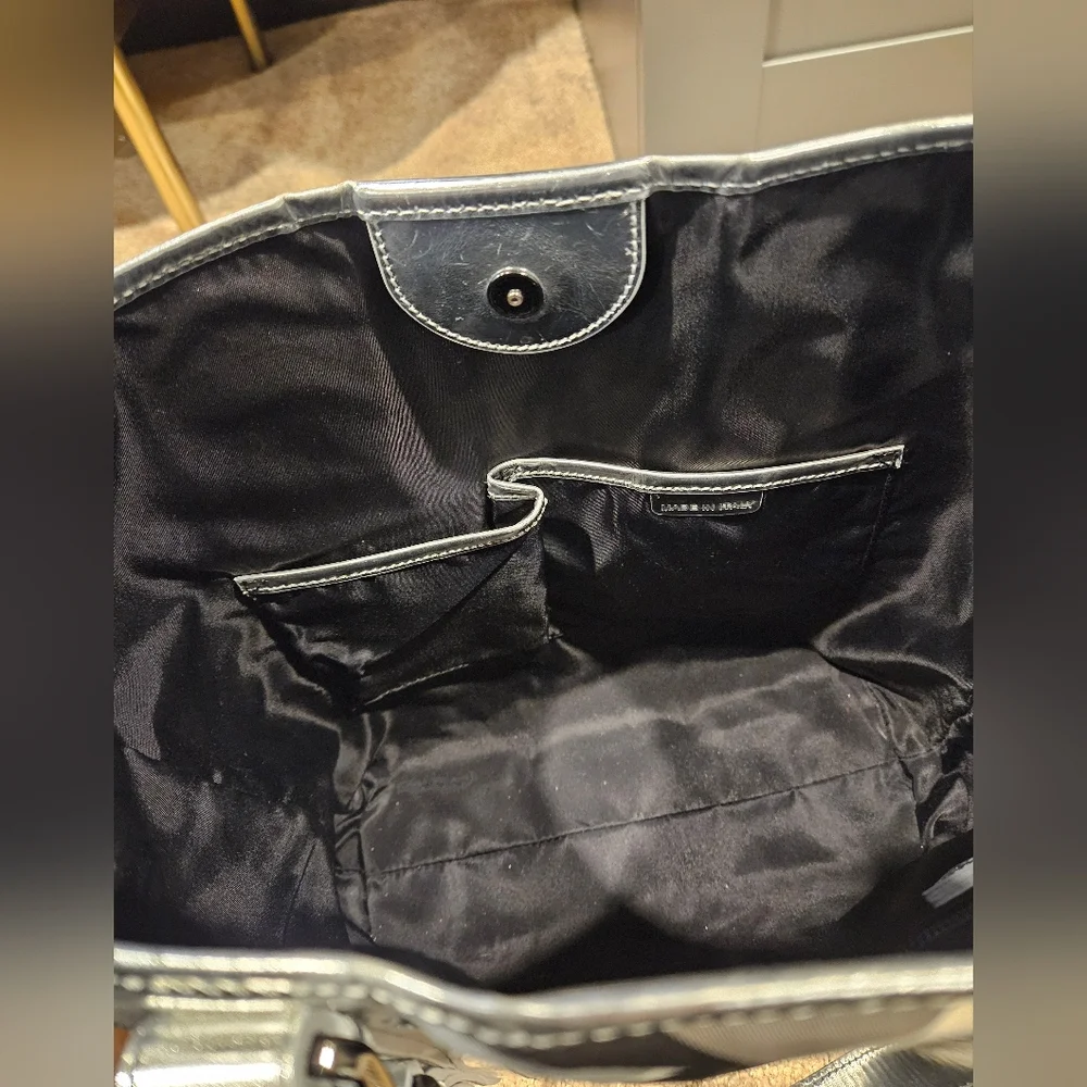 Burberry Silver Beat Check Nylon Victoria Totr - Picture 4 of 6